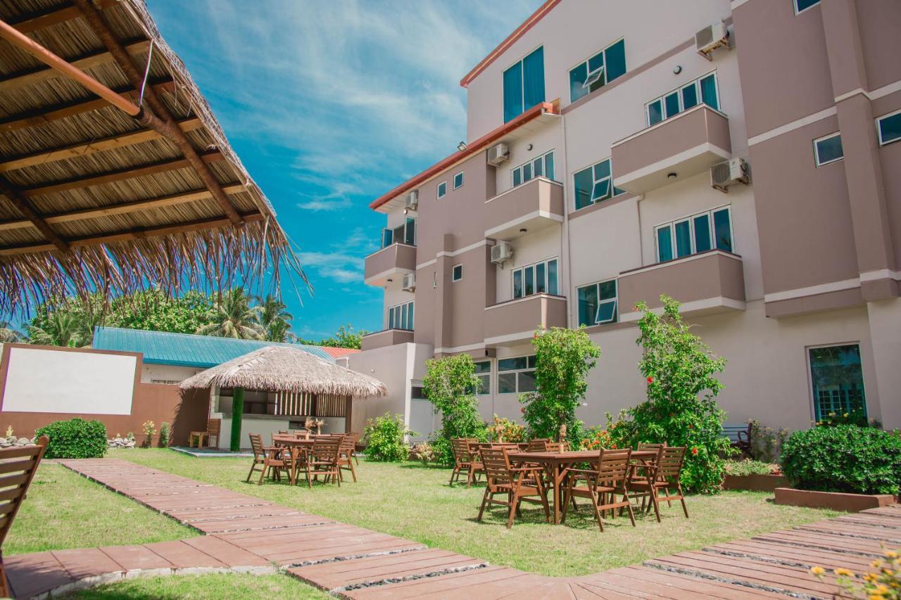 Reveries Maldives Gan  Εξωτερικό φωτογραφία