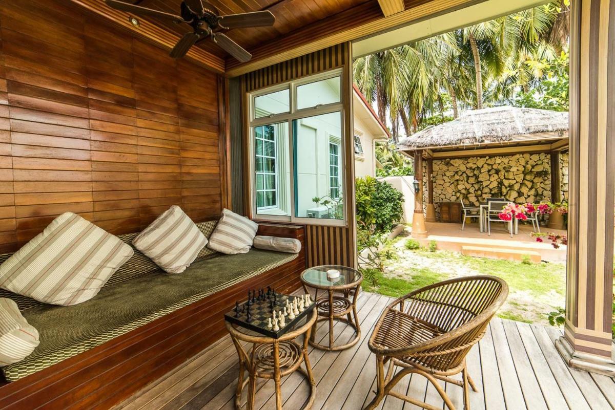 Reveries Maldives Gan  Εξωτερικό φωτογραφία